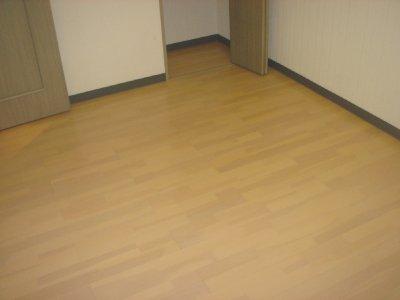 クロスとフローリングできれいなお部屋