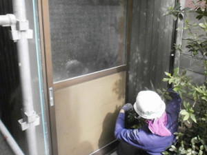 T様邸:倉庫の外壁張替風景