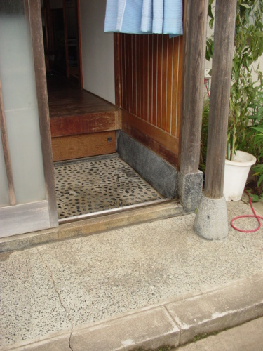 玄関:施工前