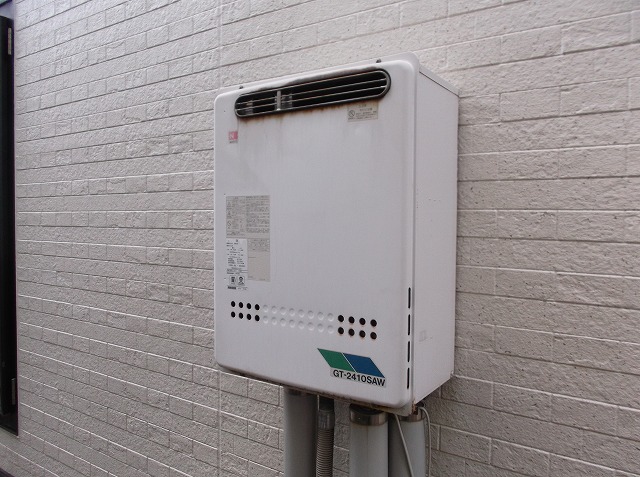 給湯器入替え工事：施工前