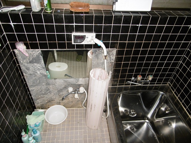 浴室：施工前