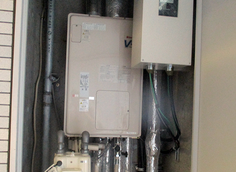 新潟市中央区・給湯器交換ビフォー写真