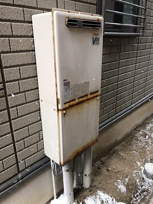 新潟市西区 給湯器交換・ビフォー