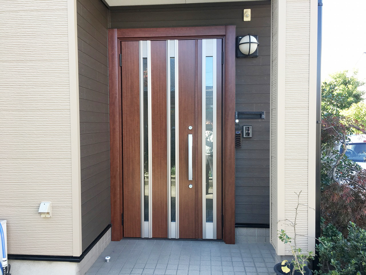 玄関ドア入替え